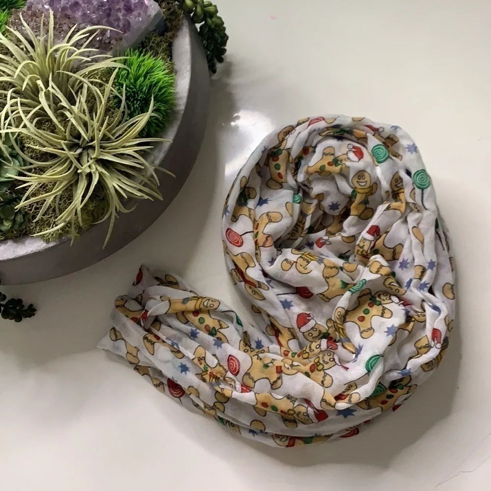 Holiday cheer gingerbread man star print infinity scarf accessory